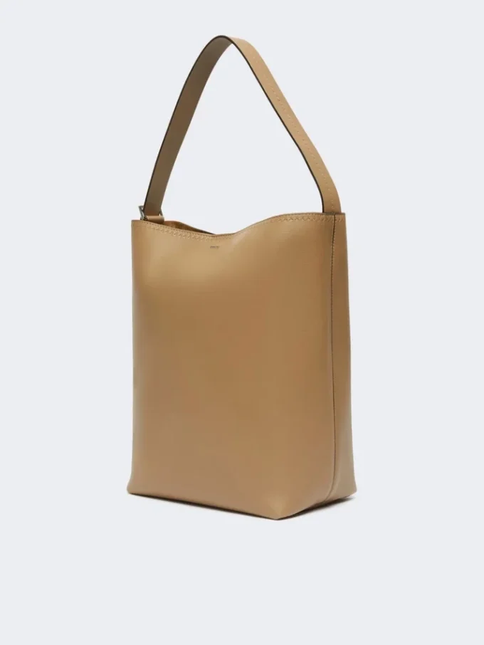 Archetipo medium leather bucket bag, mud Archetipo medium leather bucket bag, mud