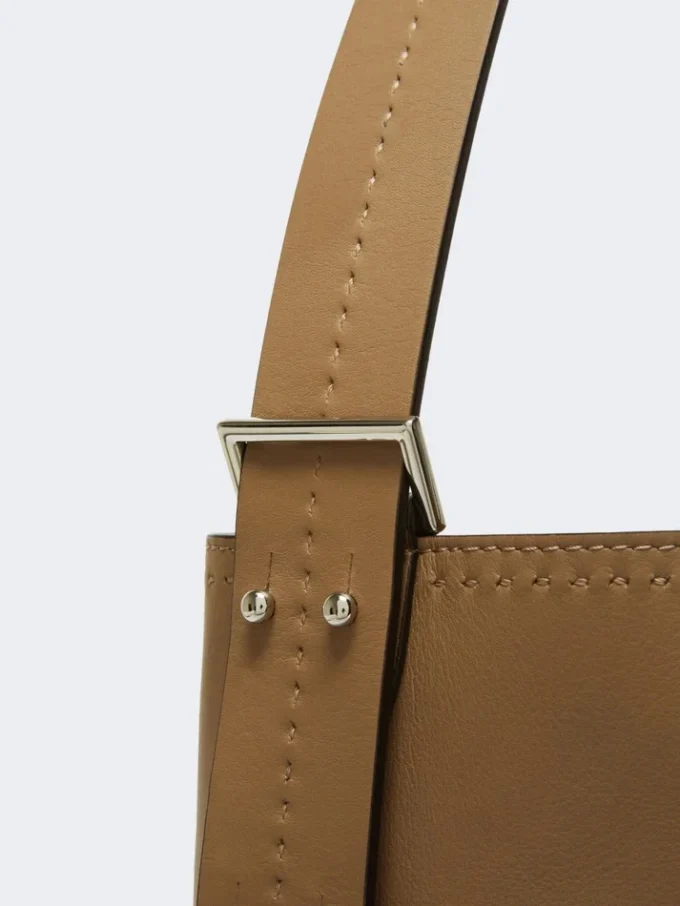 Archetipo medium leather bucket bag, mud Archetipo medium leather bucket bag, mud