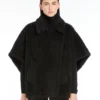Cape in alpaca and wool teddy fabric, black