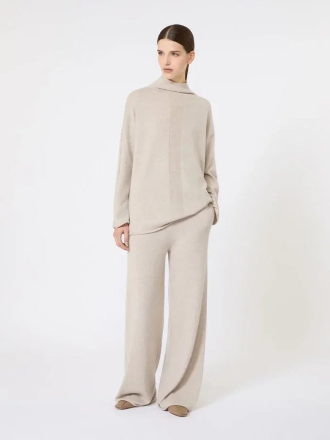 Cashmere yarn jumper, beige Cashmere yarn jumper, beige
