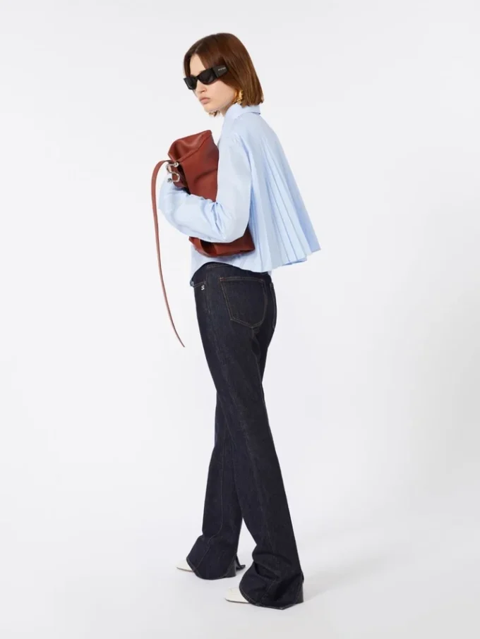 Cotton cropped shirt with pleated back, light blue