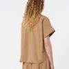 Cotton poplin crew-neck shirt, tobacco Cotton poplin crew-neck shirt, tobacco