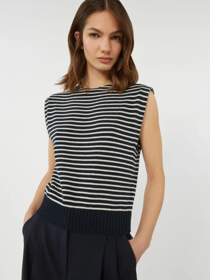 Cotton yarn gilet, navy