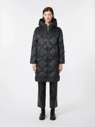 Down jacket in iridescent water-repellent fabric, black