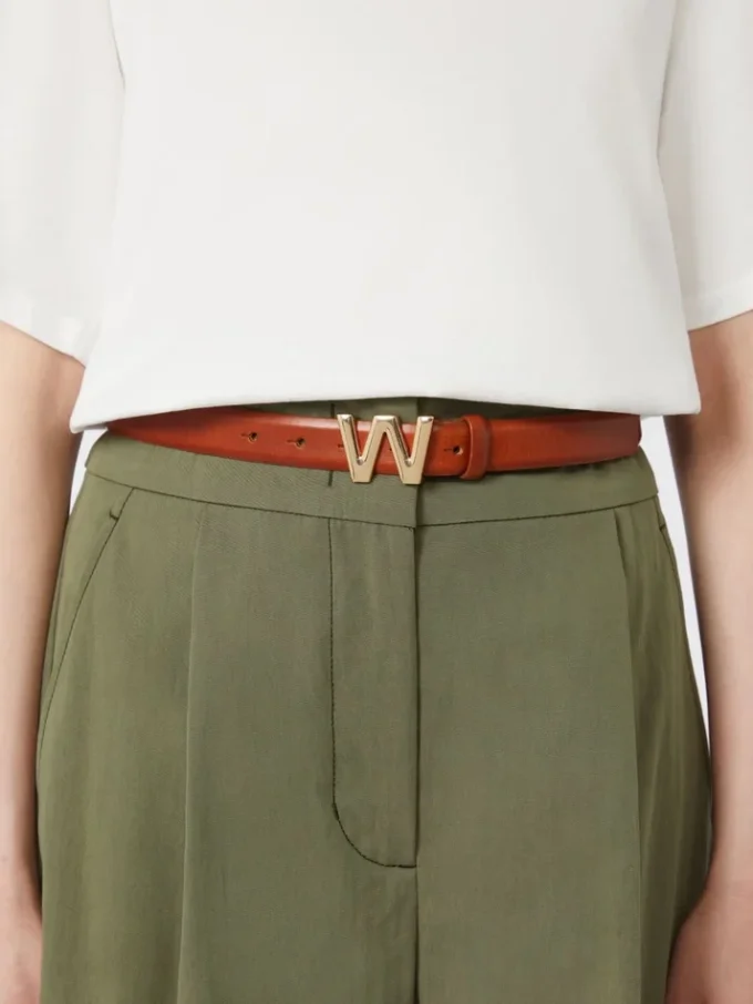 Leather belt with logo buckle, tobacco Leather belt with logo buckle, tobacco