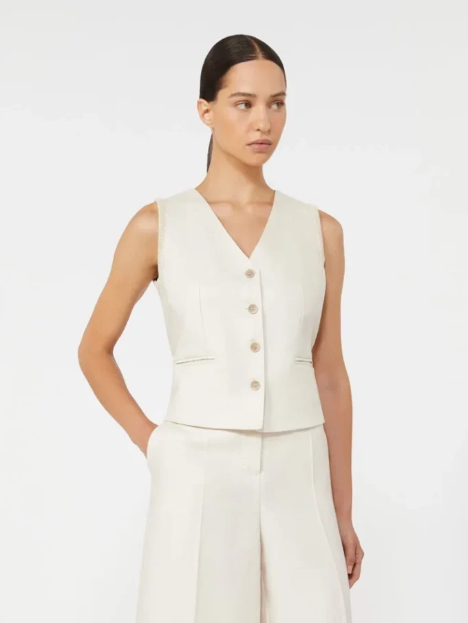 Linen and cable-knit gilet, beige Linen and cable-knit gilet, beige