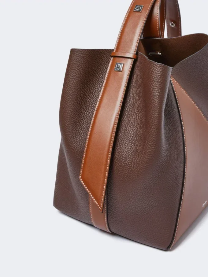 Medium bucket bag, cocoa Medium bucket bag, cocoa