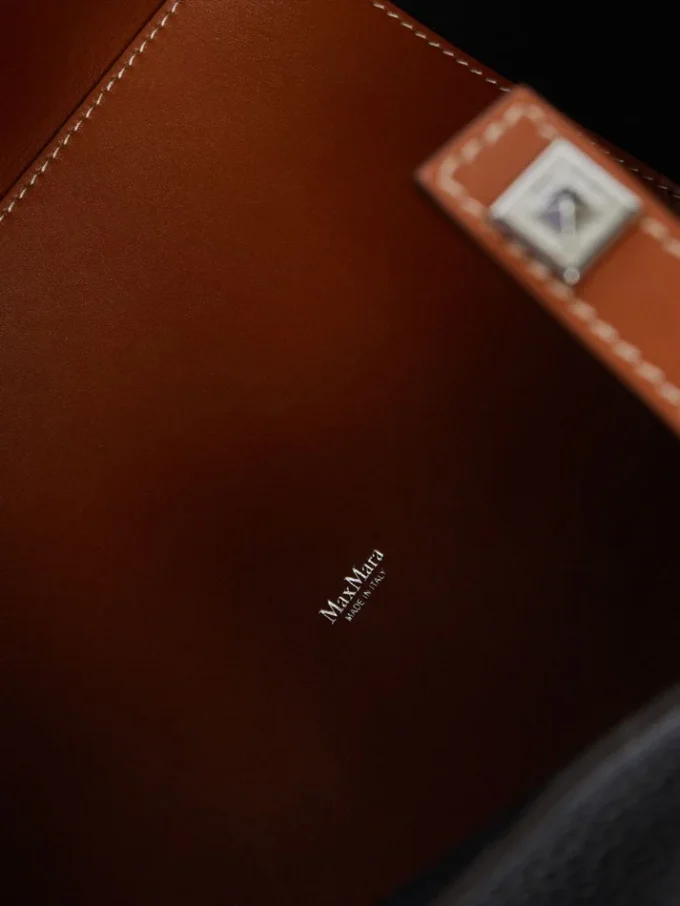 Medium bucket bag, rust Medium bucket bag, rust