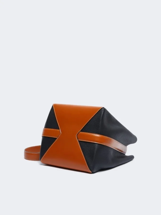 Medium bucket bag, rust Medium bucket bag, rust