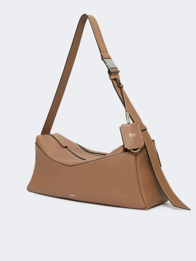 Medium leather shoulder bag, brown Medium leather shoulder bag, brown