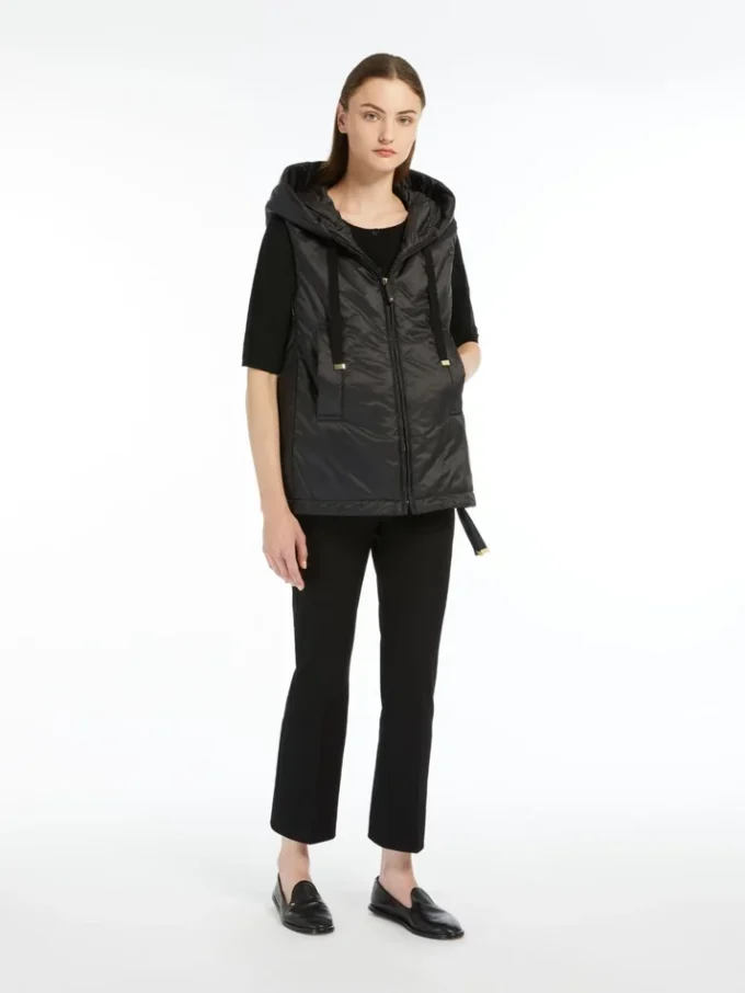 Padded water-repellent hooded gilet, black