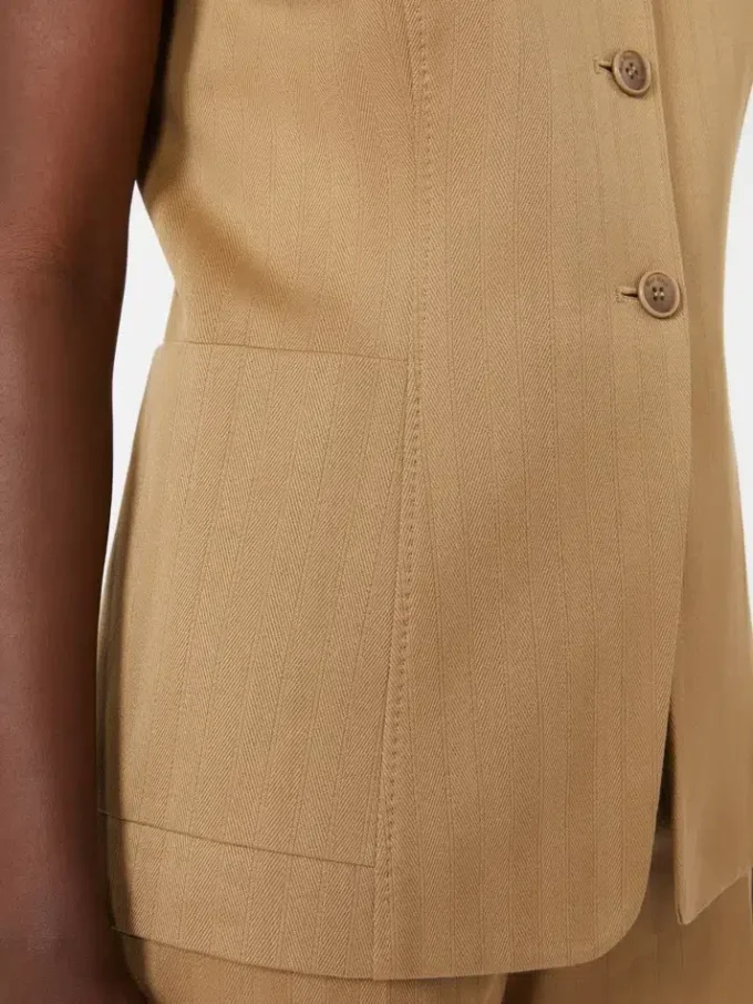 Pinstripe jacquard jersey gilet, desert Pinstripe jacquard jersey gilet, desert