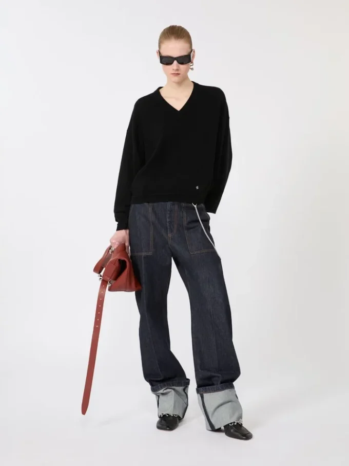 Relaxed-fit wool and cashmere sweater, black Relaxed-fit wool and cashmere sweater, black