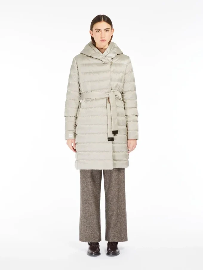 Reversible down jacket in water-repellent satin, light