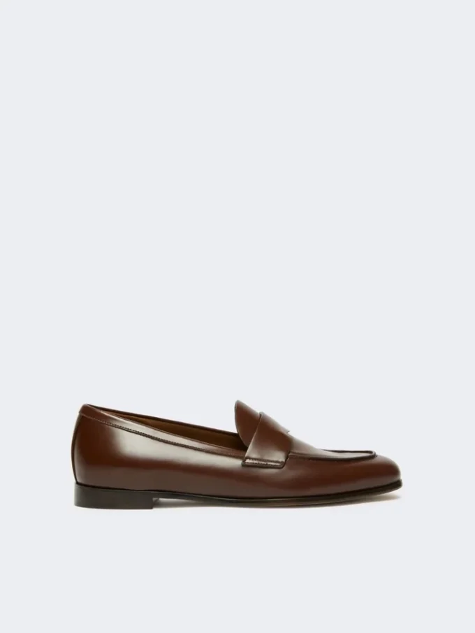 Semi-glossy leather moccasins, cocoa Semi-glossy leather moccasins, cocoa