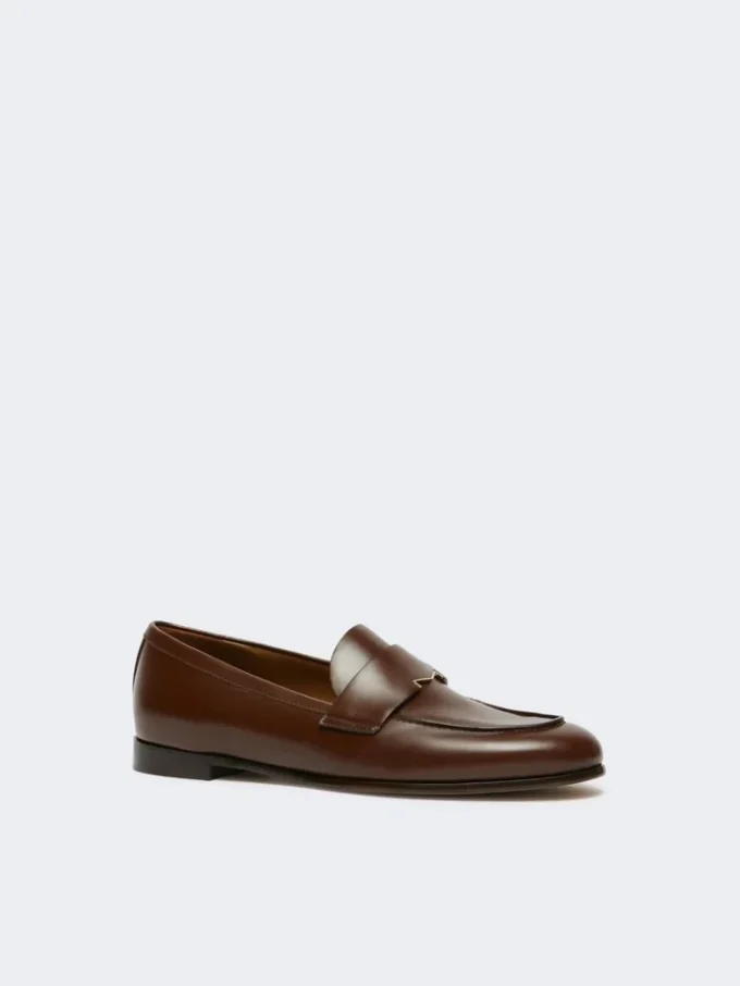 Semi-glossy leather moccasins, cocoa Semi-glossy leather moccasins, cocoa