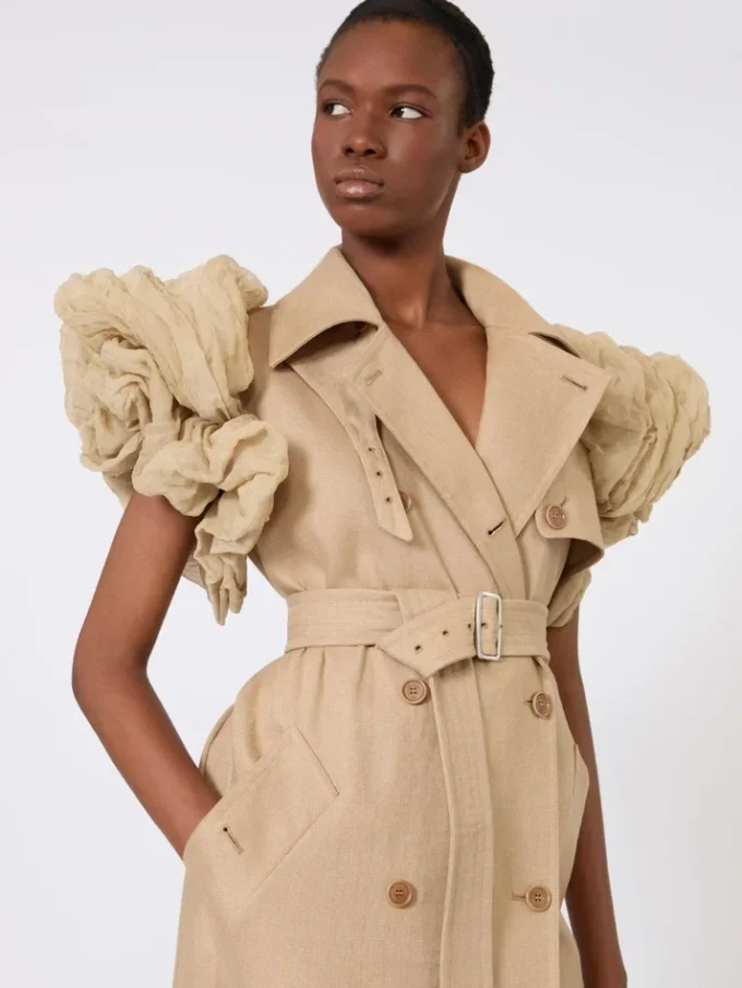 Sleeveless duster coat in linen basketweave with ruffles, camel Sleeveless duster coat in linen basketweave with ruffles, camel