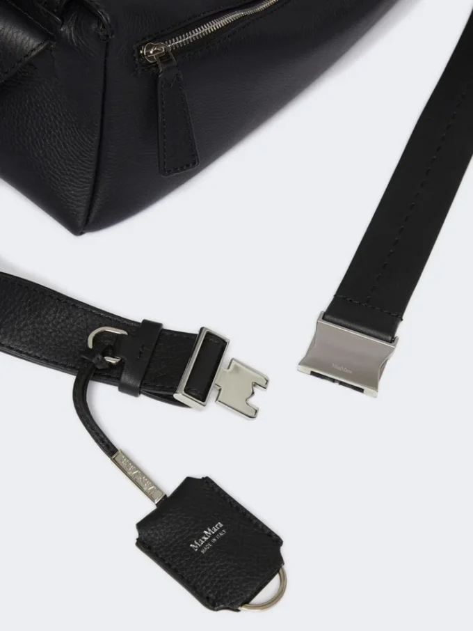 Small leather shoulder bag, black Small leather shoulder bag, black