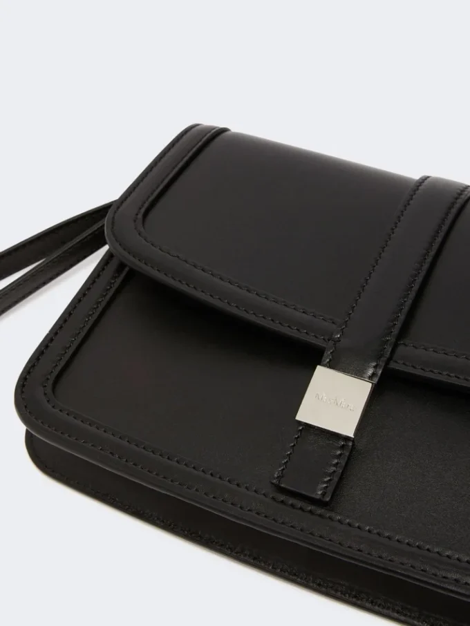 Smooth leather clutch, black Smooth leather clutch, black
