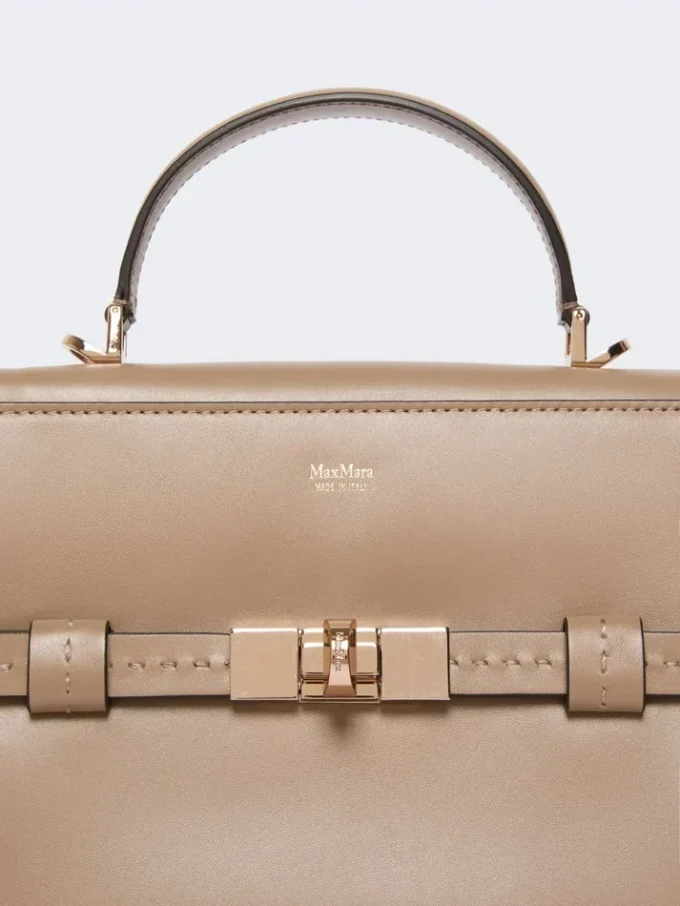 Smooth leather handbag, mud
