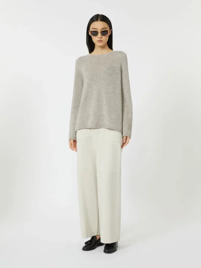 Wool and cashmere yarn sweater, beige Wool and cashmere yarn sweater, beige