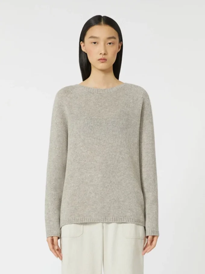 Wool and cashmere yarn sweater, beige Wool and cashmere yarn sweater, beige