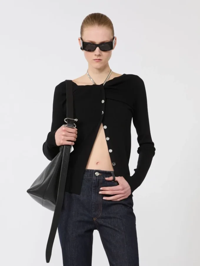 Wool cardigan with chain, black