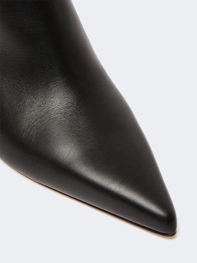 Zip-up leather ankle boots, black Zip-up leather ankle boots, black